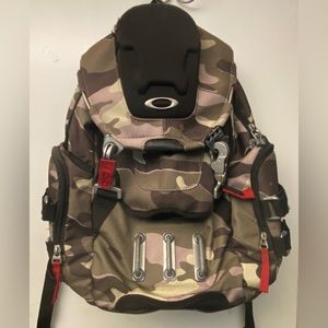 Oakley bathroom sink camo backpack